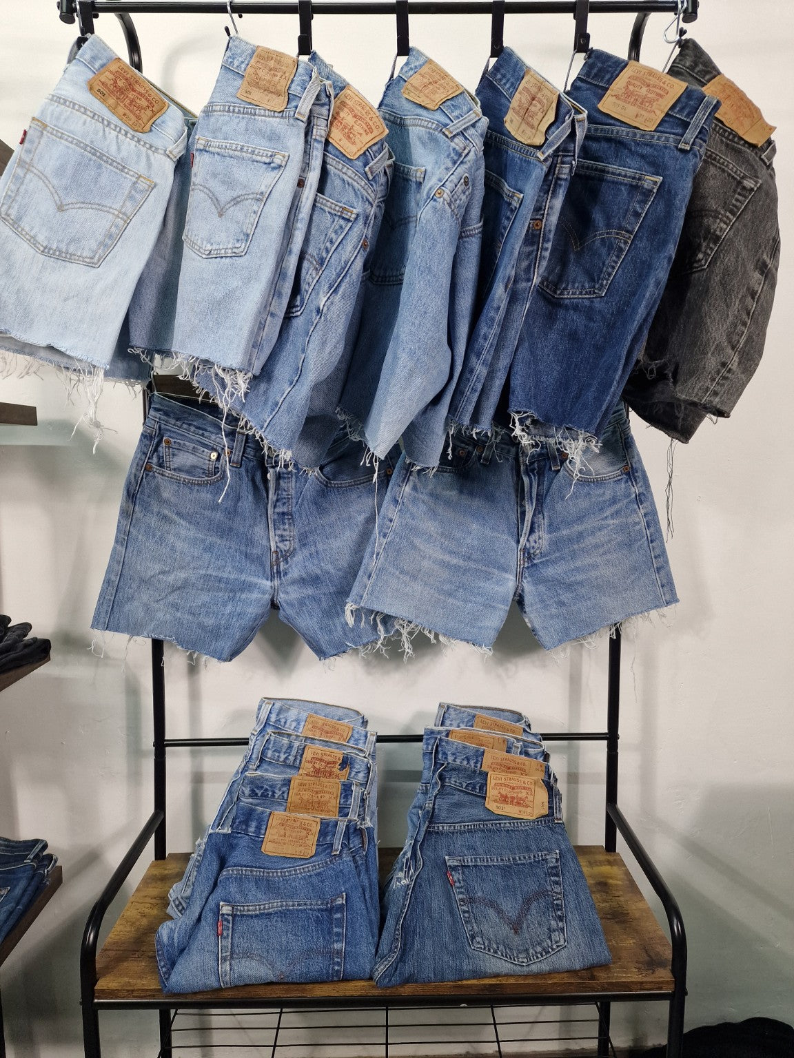 URBAN LEVI'S CUT-OFF SHORTS BOX – SHORTS LEVI'S VINTAGE DONNA GRADE A